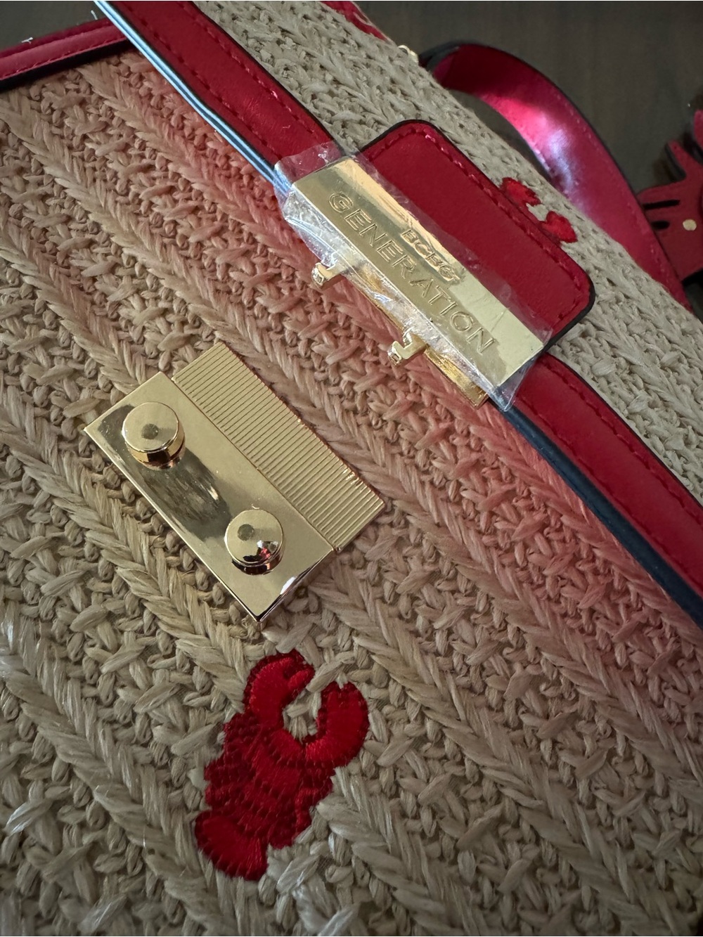 BCBG GENERATIONS Lobster Straw Bag . - Picture 7 of 12